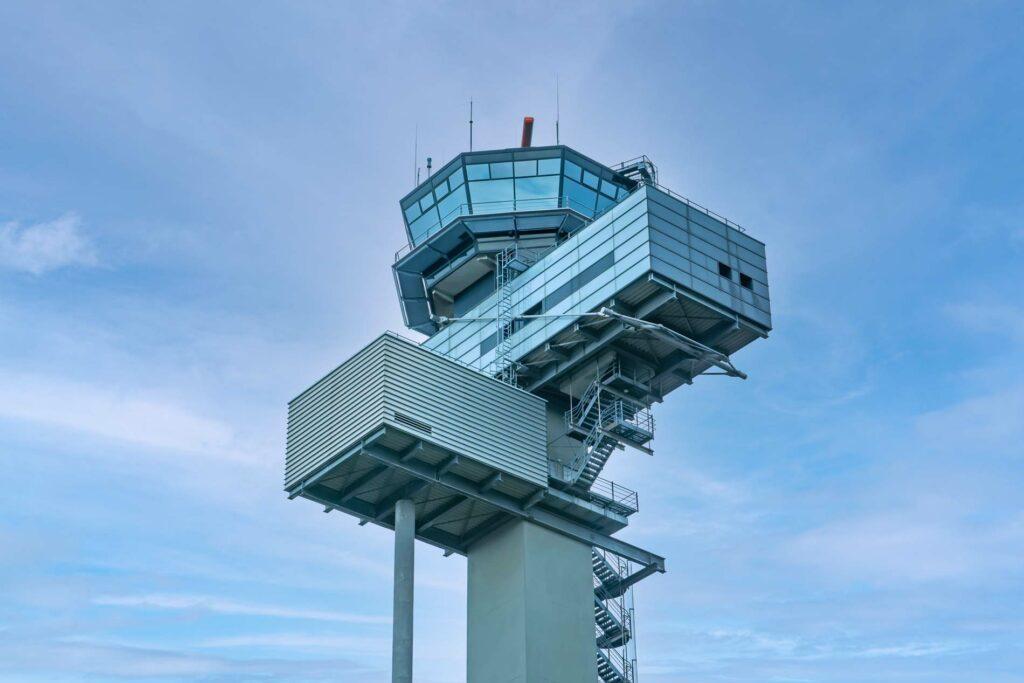 Der Tower des Düsseldorfer Flughafen